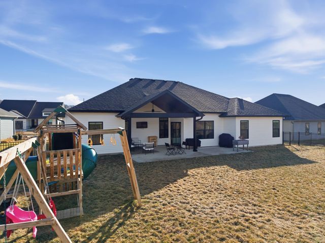 2025 RANDOM RDG, Columbia, MO 65201