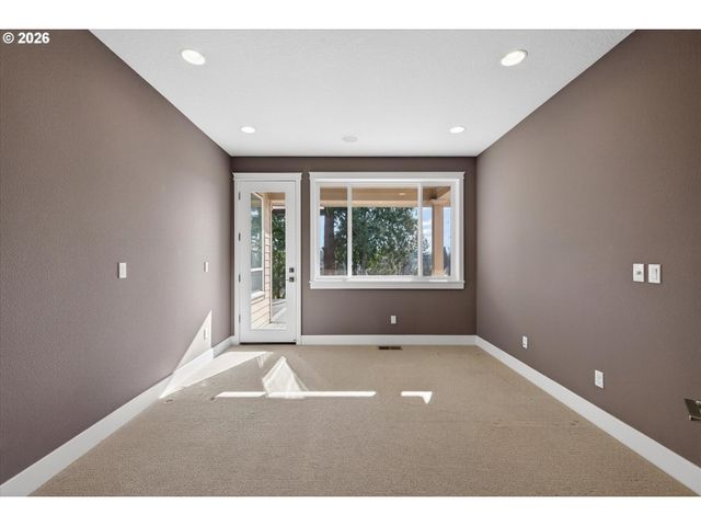 32092 Sw WILLAMETTE Way, Wilsonville, OR 97070
