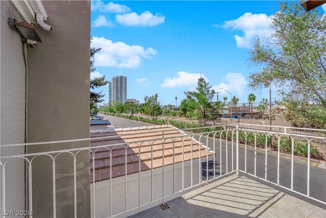 710 Tam O Shanter, Las Vegas, NV 89109