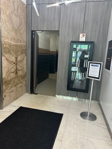 5757 N Sheridan Road 18J, Chicago, IL 60660