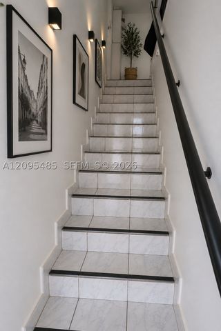 7777 W 29th Ln 201-33, Hialeah, FL 33018