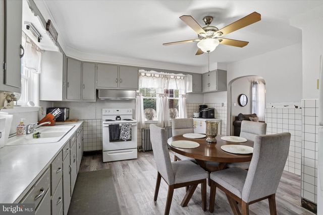 1937 HOFFMANSVILLE RD, Frederick, PA 19435