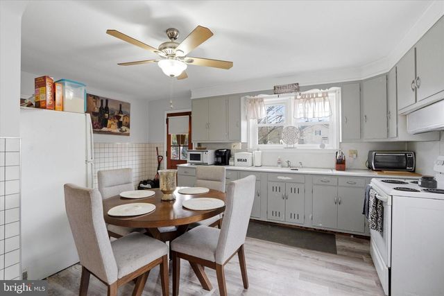 1937 HOFFMANSVILLE RD, Frederick, PA 19435