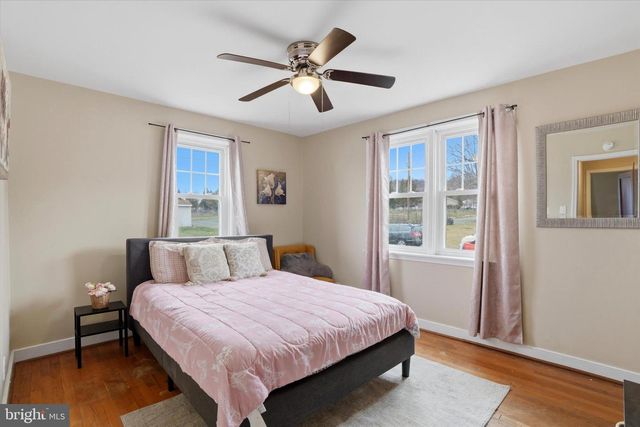 1937 HOFFMANSVILLE RD, Frederick, PA 19435