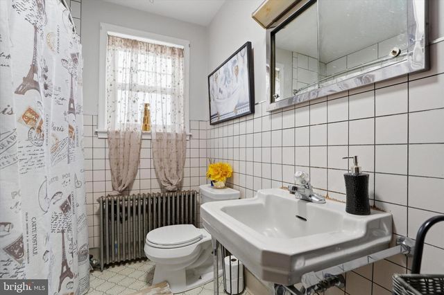 1937 HOFFMANSVILLE RD, Frederick, PA 19435