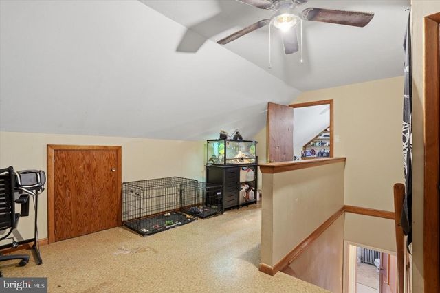 1937 HOFFMANSVILLE RD, Frederick, PA 19435