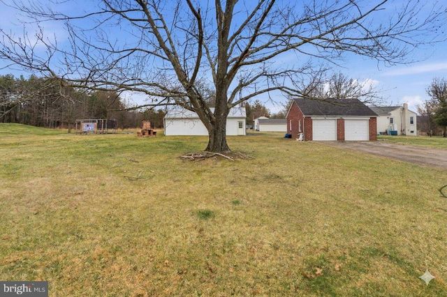 1937 HOFFMANSVILLE RD, Frederick, PA 19435