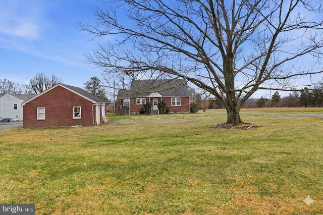 1937 HOFFMANSVILLE RD, Frederick, PA 19435