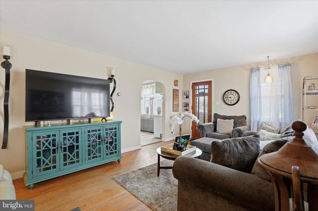 1937 HOFFMANSVILLE RD, Frederick, PA 19435