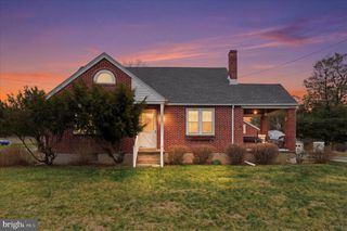 1937 HOFFMANSVILLE RD, Frederick, PA 19435