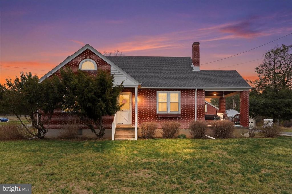 1937 HOFFMANSVILLE RD, Frederick, PA 19435