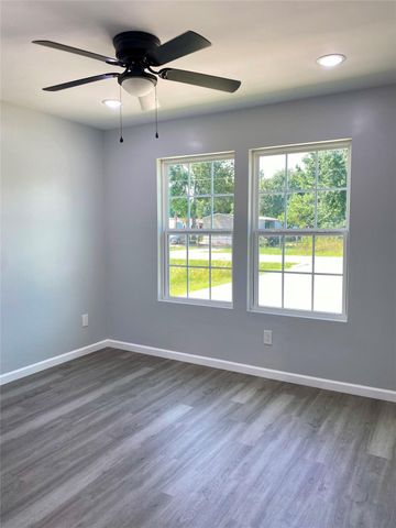 56 County Road 3404, Cleveland, TX 77327