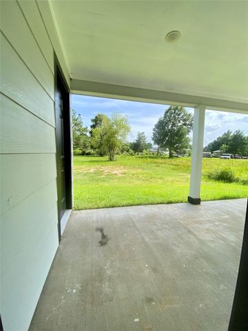 56 County Road 3404, Cleveland, TX 77327