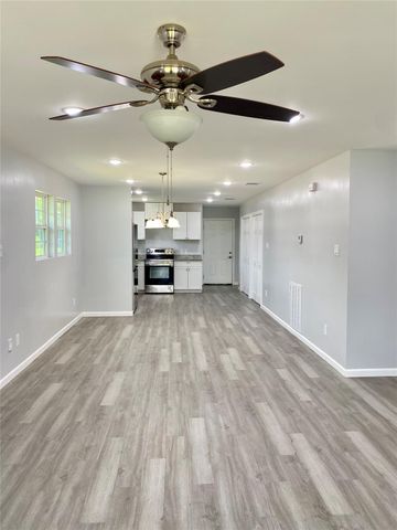 56 County Road 3404, Cleveland, TX 77327