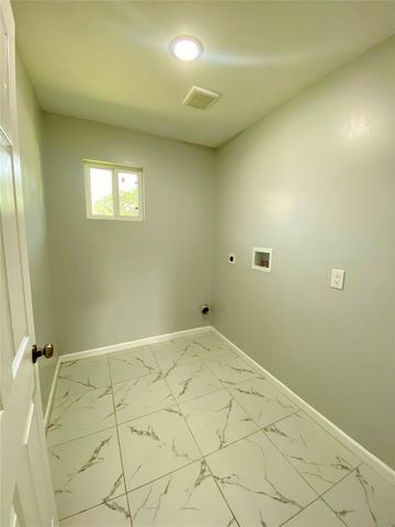 56 County Road 3404, Cleveland, TX 77327