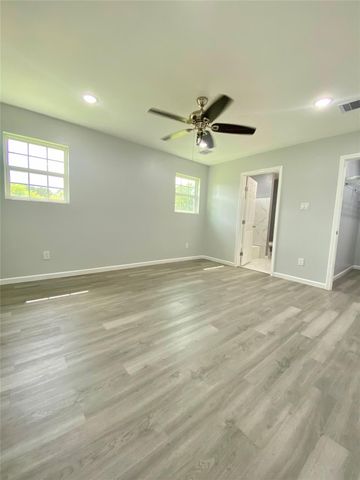 56 County Road 3404, Cleveland, TX 77327