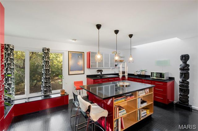 13078 Ferntrails Lane, Creve Coeur, MO 63141