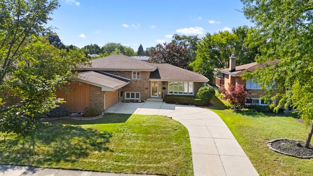 568 N Plamondon Drive, Addison, IL 60101
