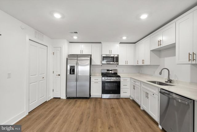 2307 PRINCE HALL DR, Pennington, NJ 08534