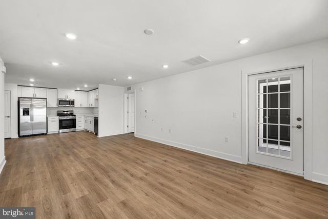 2307 PRINCE HALL DR, Pennington, NJ 08534