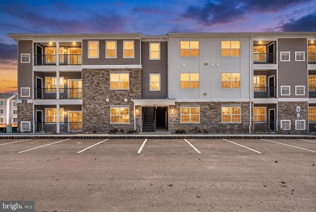 2307 PRINCE HALL DR, Pennington, NJ 08534