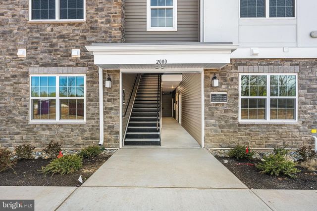 2307 PRINCE HALL DR, Pennington, NJ 08534