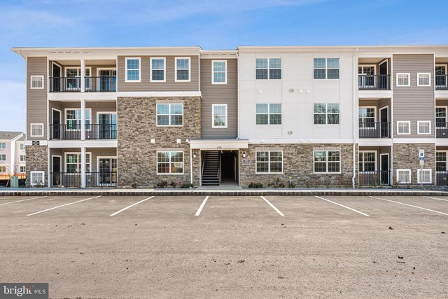 2307 PRINCE HALL DR, Pennington, NJ 08534
