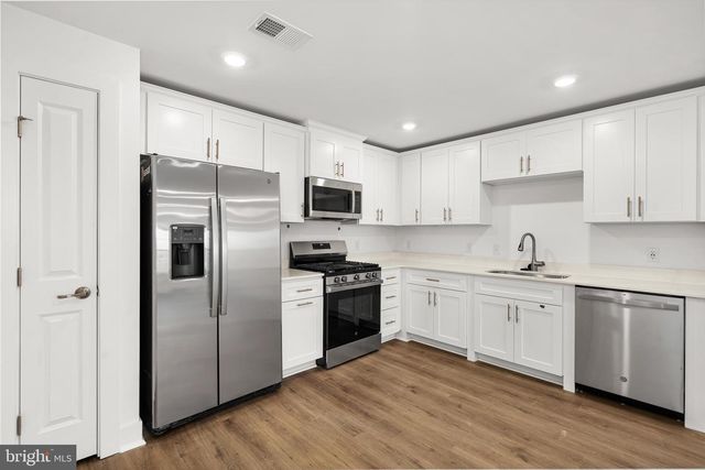 2307 PRINCE HALL DR, Pennington, NJ 08534