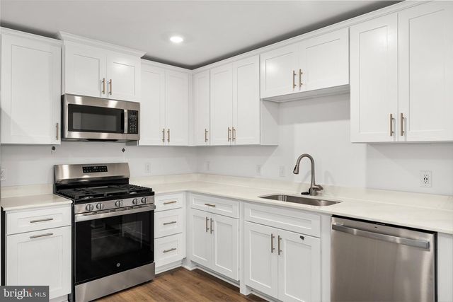 2307 PRINCE HALL DR, Pennington, NJ 08534