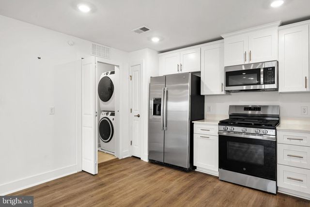 2307 PRINCE HALL DR, Pennington, NJ 08534