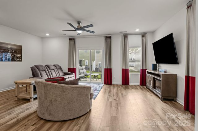 7061 Bentz Street, Charlotte, NC 28269