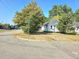 996 Barney Avenue, Flint, MI 48503
