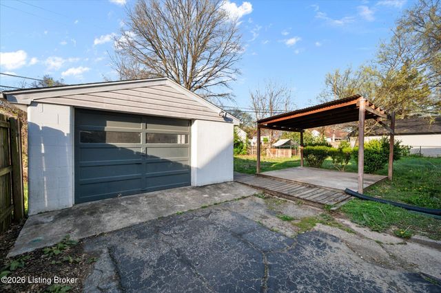 404 Christopher Pl, Louisville, KY 40214