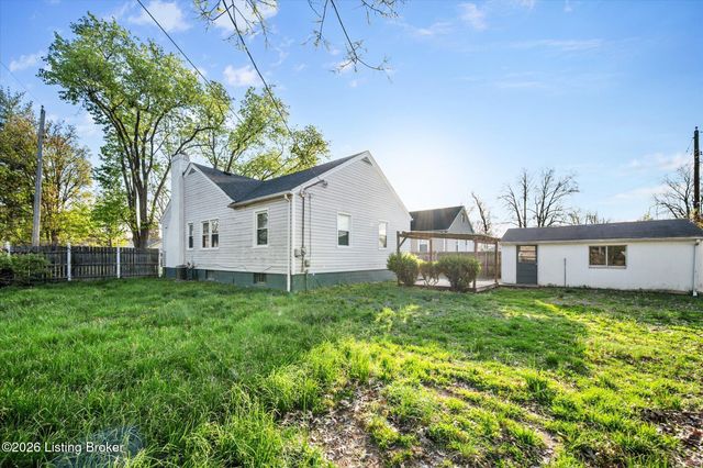 404 Christopher Pl, Louisville, KY 40214