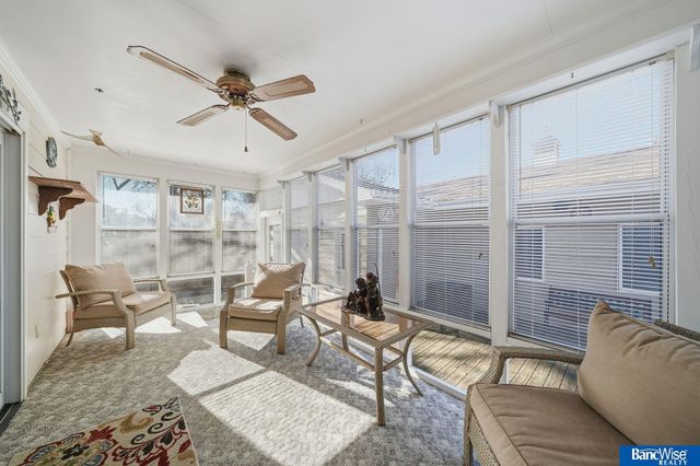 921 Cobblestone Drive, Lincoln, NE 68510