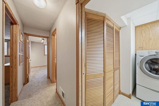 921 Cobblestone Drive, Lincoln, NE 68510