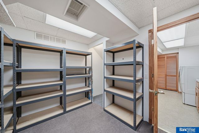 921 Cobblestone Drive, Lincoln, NE 68510