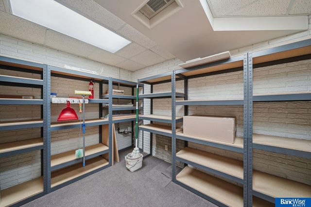 921 Cobblestone Drive, Lincoln, NE 68510