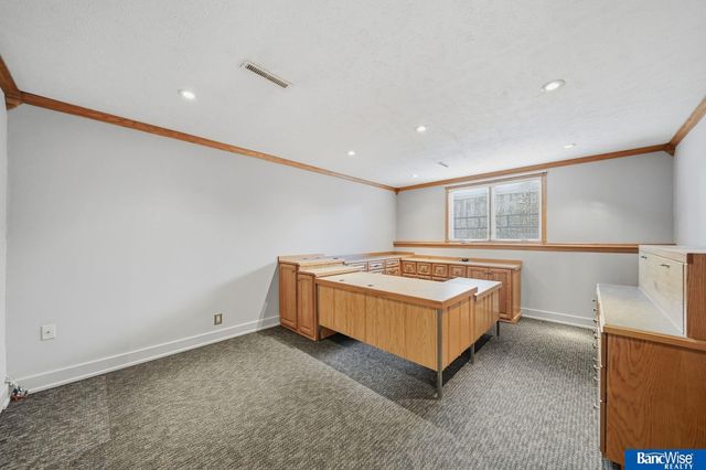 921 Cobblestone Drive, Lincoln, NE 68510