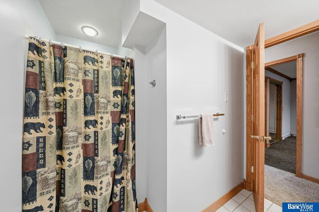 921 Cobblestone Drive, Lincoln, NE 68510