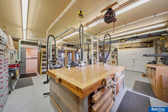 921 Cobblestone Drive, Lincoln, NE 68510