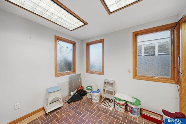 921 Cobblestone Drive, Lincoln, NE 68510