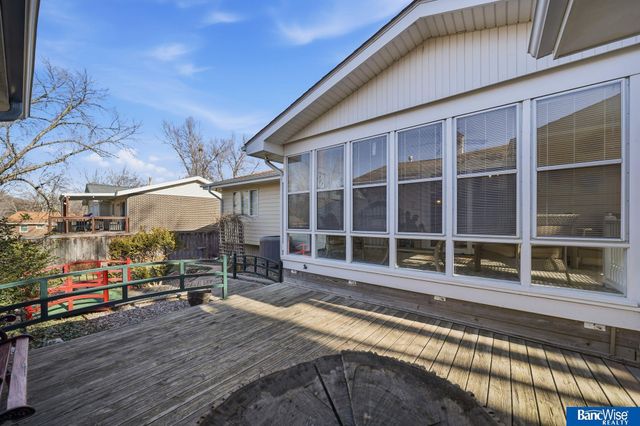 921 Cobblestone Drive, Lincoln, NE 68510