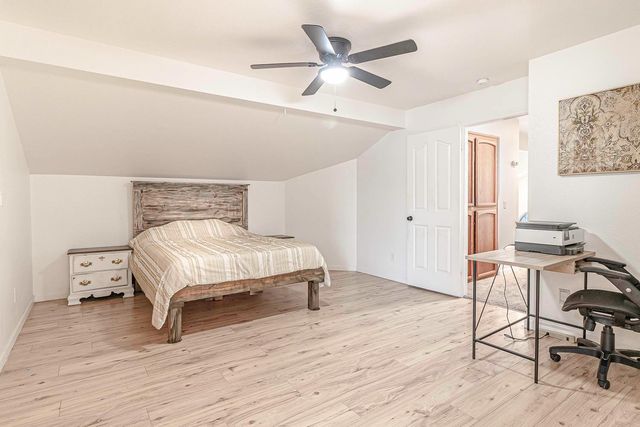 2038 Pontiac St, Oakdale, CA 95361