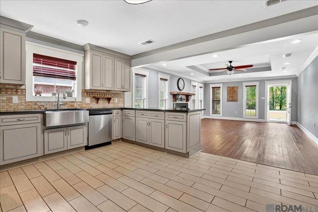 7743 Misty Oaks Ave, Baker, LA 70714