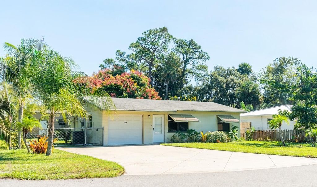 1209 LURIAN STREET, New Smyrna Beach, FL 32168