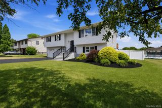 41 Guernsey Drive, New Windsor, NY 12553