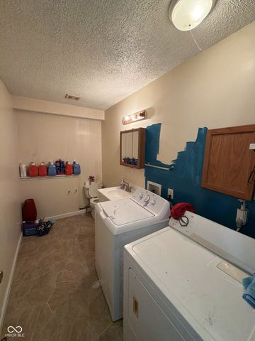 6714 E 43rd Place, Indianapolis, IN 46226