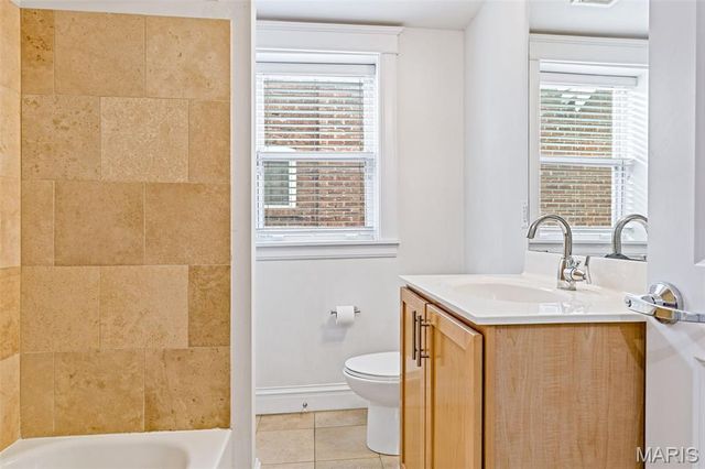 520 Rosedale Avenue 202, St Louis, MO 63112