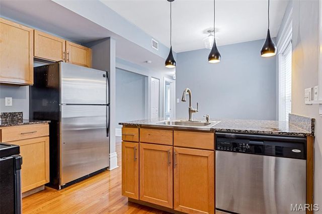 520 Rosedale Avenue 202, St Louis, MO 63112